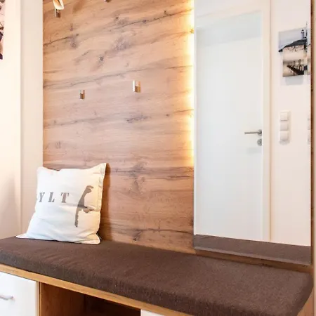Windjammer Apartment *